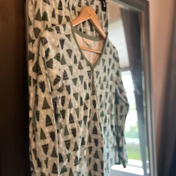 LC Lauren Conrad Women’s Pajama Set with Green Tree Print - Picture 4 of 8